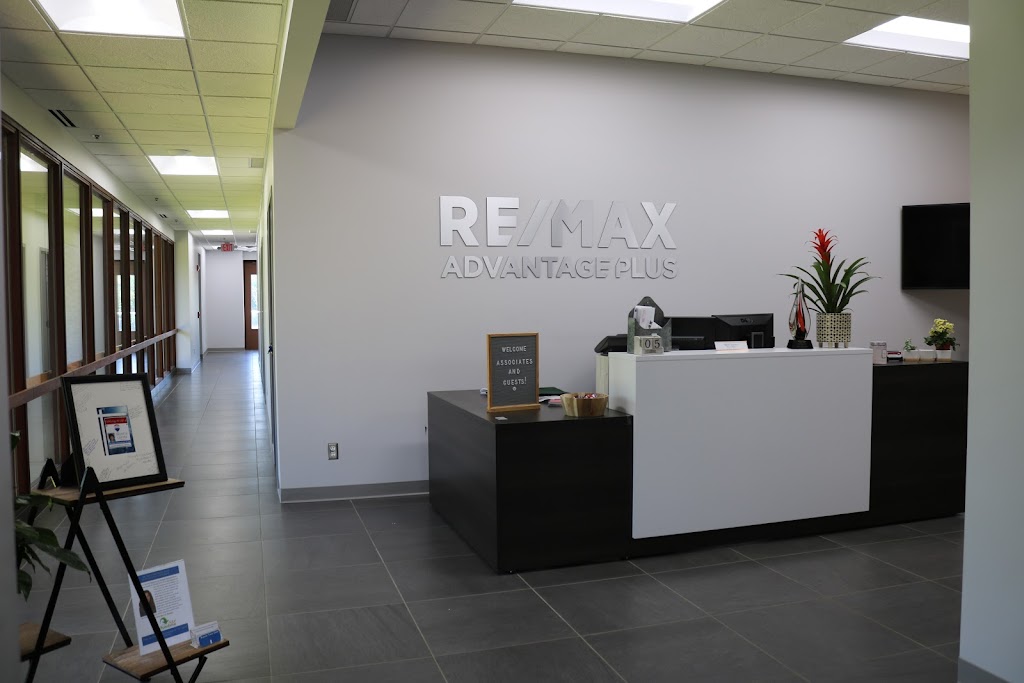 RE/MAX Advantage Plus | 2500 Shadywood Rd Suite #400, Orono, MN 55331, USA | Phone: (952) 401-8500