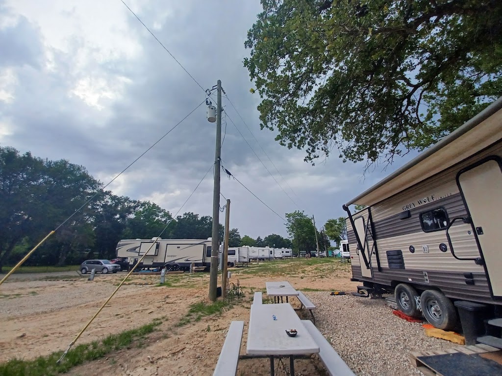 RL Waters Edge RV Park | 9918 Co Rd 3622, Quinlan, TX 75474, USA | Phone: (903) 356-3573