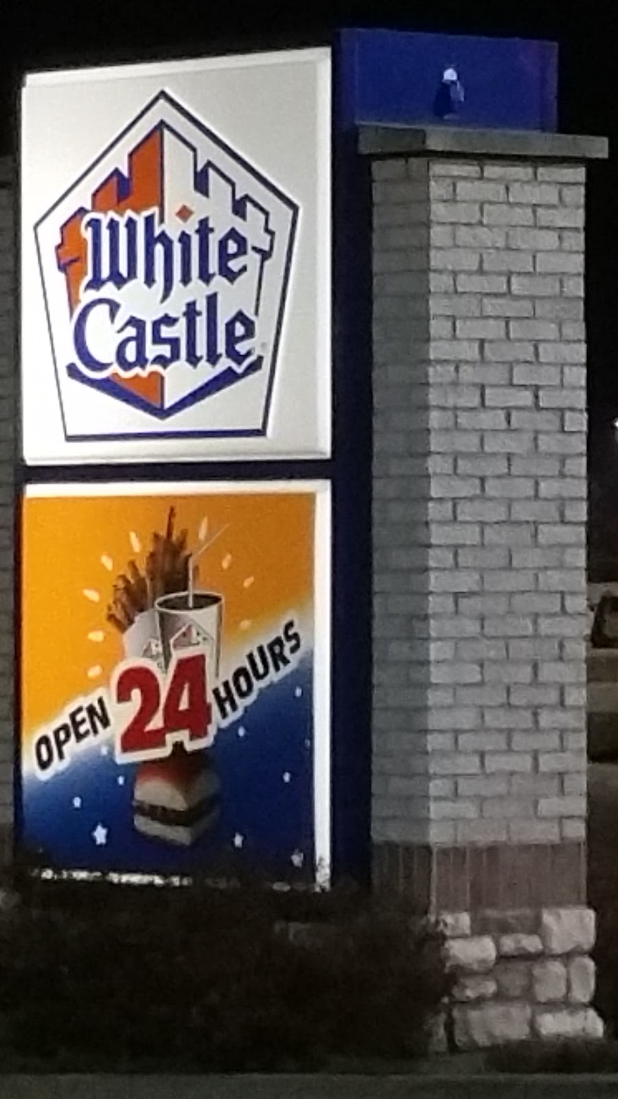 White Castle | 5820 Belleville Crossing St, Belleville, IL 62226, USA | Phone: (618) 233-2385