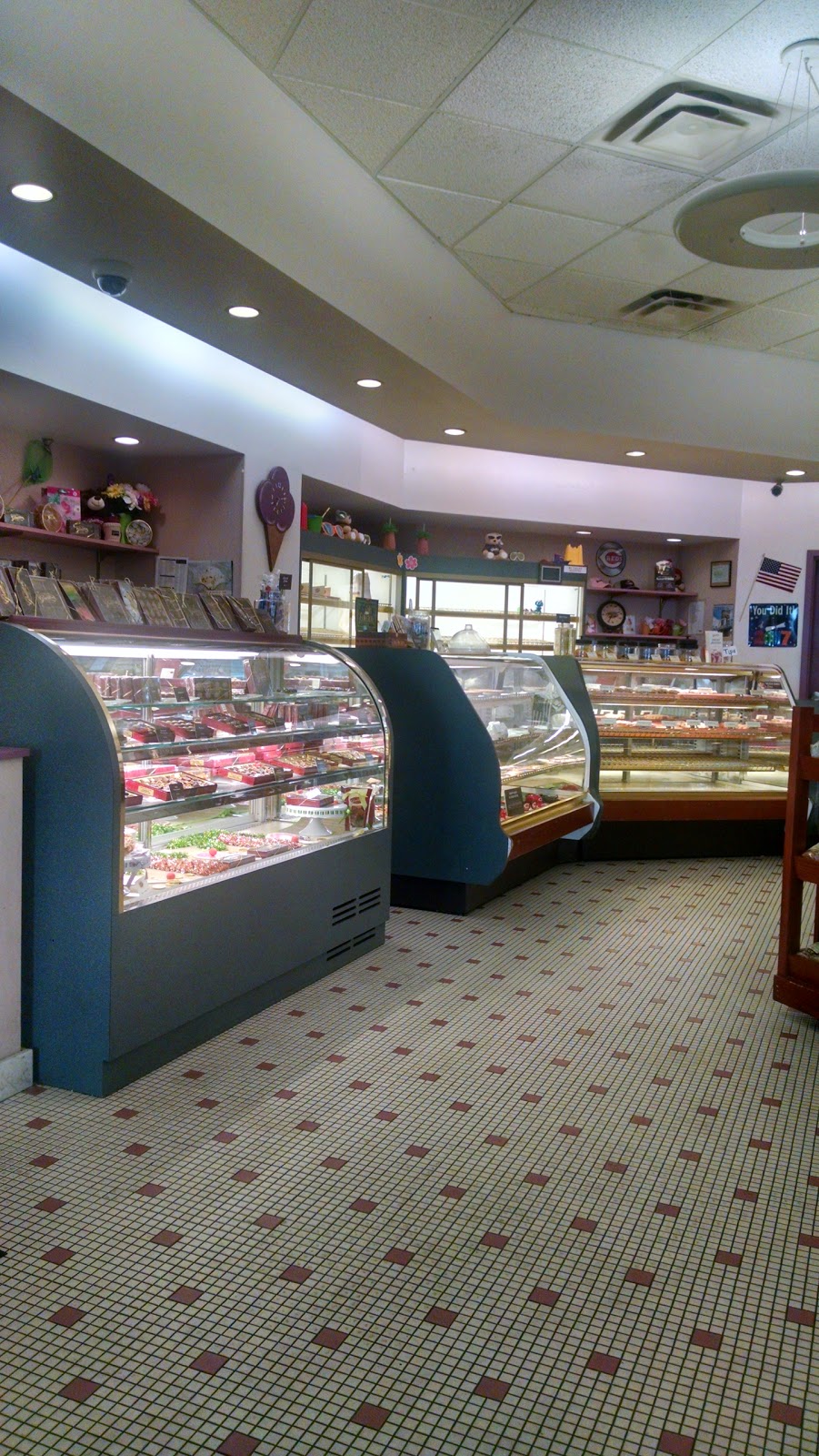 Graeters Ice Cream | 899 Galbraith Rd, Cincinnati, OH 45232, USA | Phone: (513) 522-8157