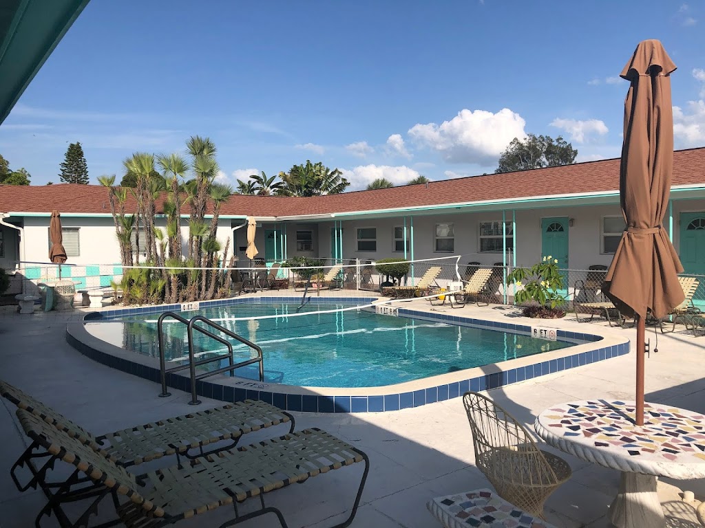 Sun Island Motel | 8301 Blind Pass Rd, St Pete Beach, FL 33706, USA | Phone: (727) 360-5724