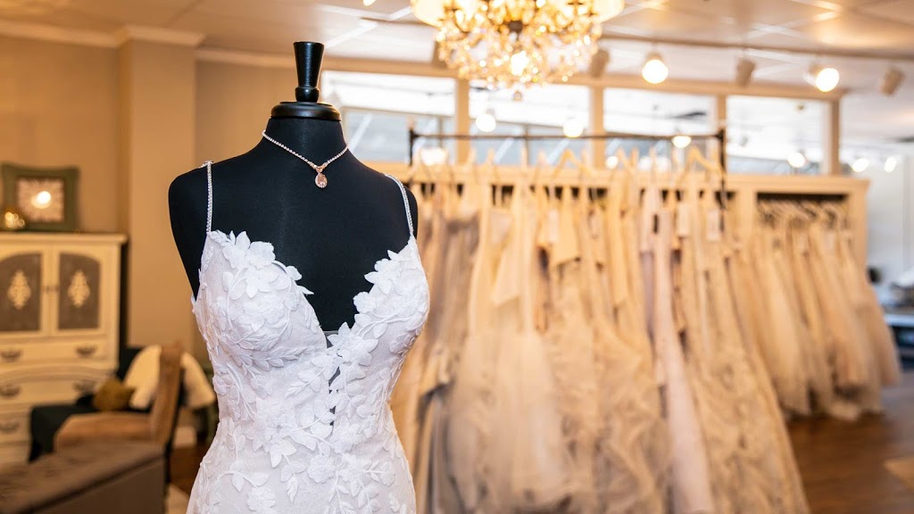 Effies Bridal Trunk | 1715 County Rd 42 W, Burnsville, MN 55306, USA | Phone: (952) 892-7699