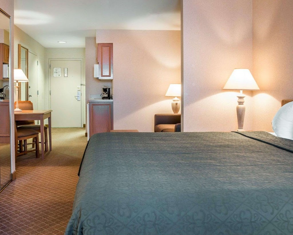 Quality Inn & Suites | 1225 N Dixie Hwy, Monroe, MI 48162, USA | Phone: (734) 242-6000