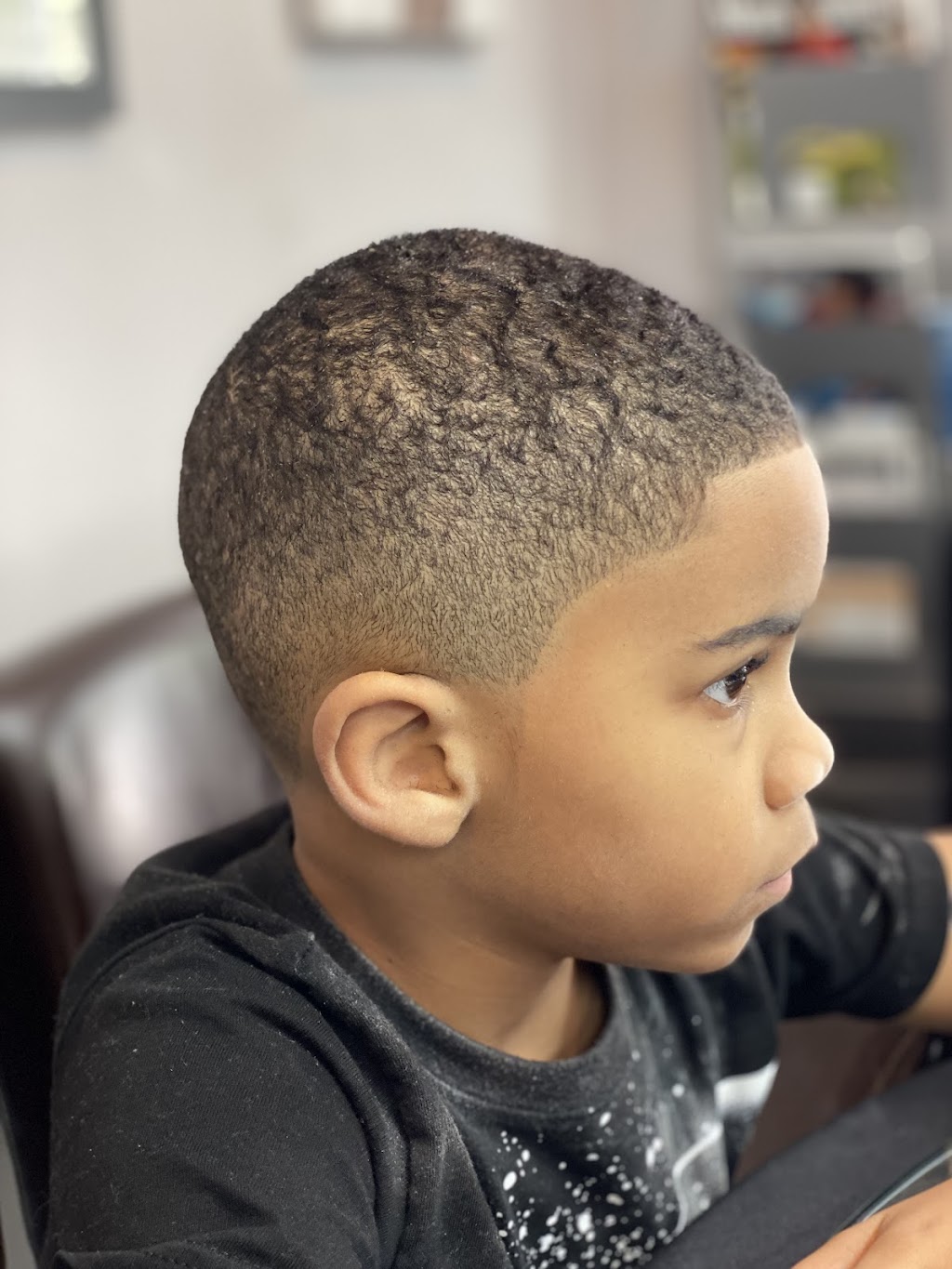 Headliners Barbershop/Salon | 307 W Palisade Ave, Englewood, NJ 07631, USA | Phone: (201) 569-2225