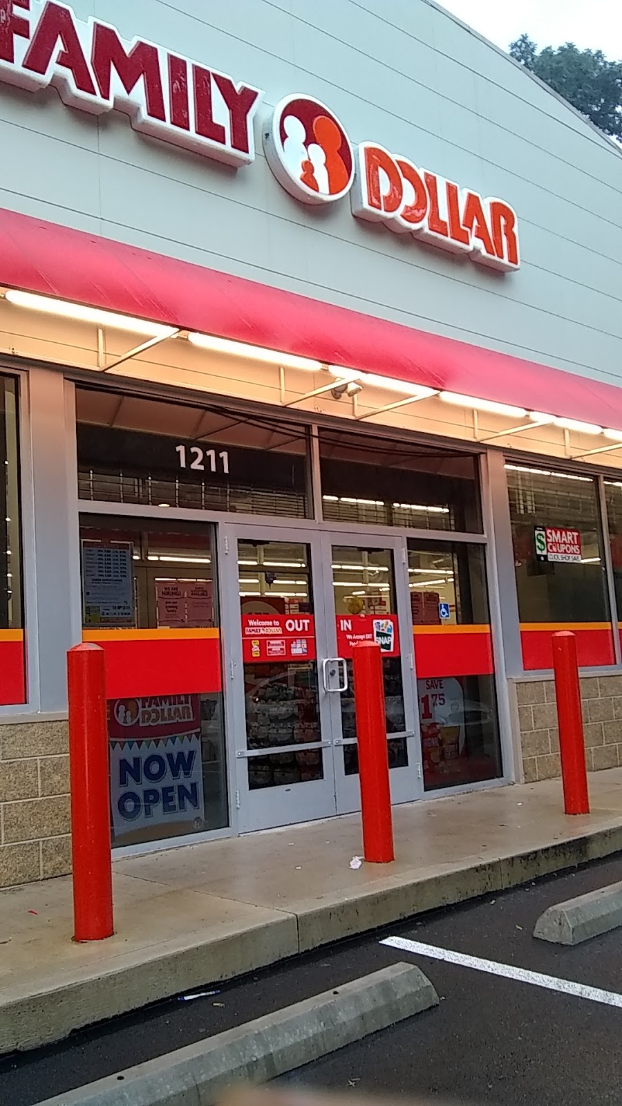 Family Dollar | 1211 Chartiers Ave, Pittsburgh, PA 15220, USA | Phone: (412) 733-3035