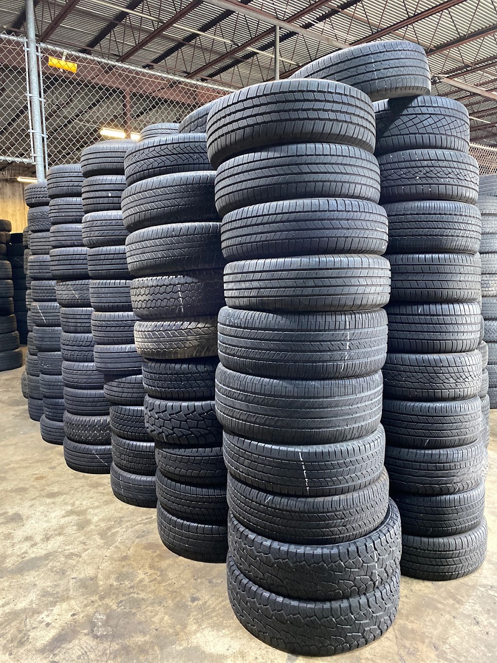 Vista Wholesale Tires LLC | 8521 W Monroe Rd, Houston, TX 77061, USA | Phone: (713) 645-9480