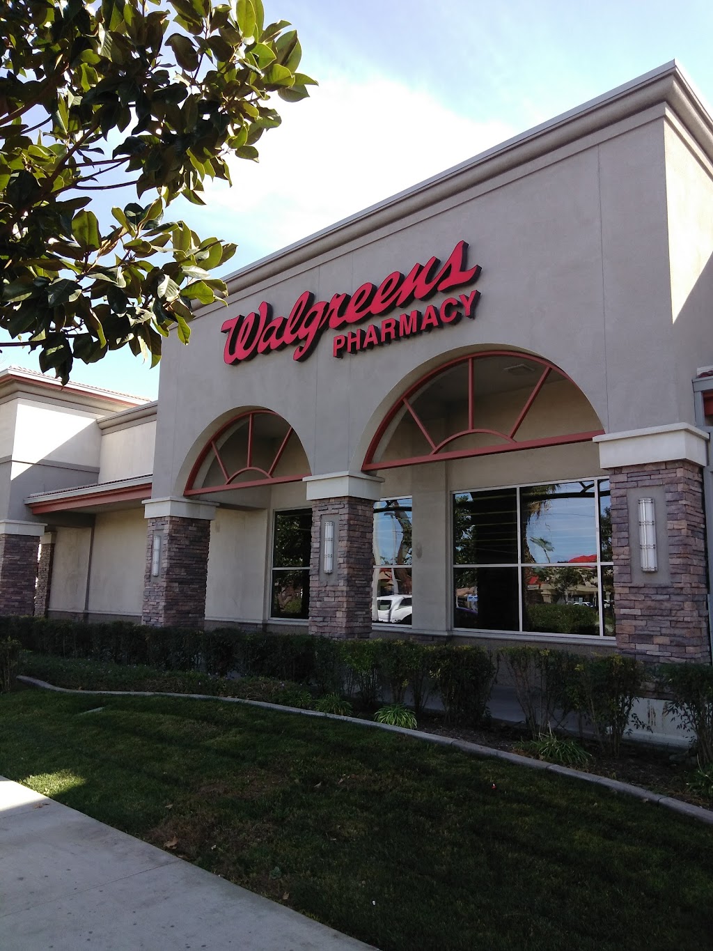 Walgreens | 10992 Magnolia Ave, Riverside, CA 92505, USA | Phone: (951) 688-4154