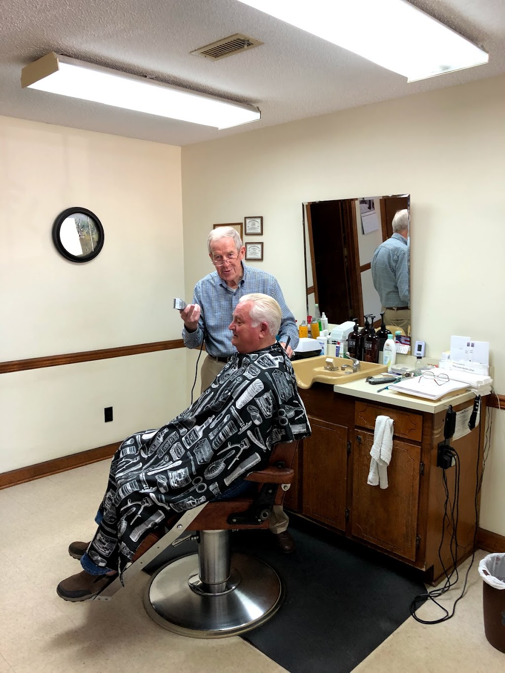 Pine Level Barber Shop | 2172 Us 70A Hwy, Pine Level, NC 27568, USA | Phone: (919) 965-6970