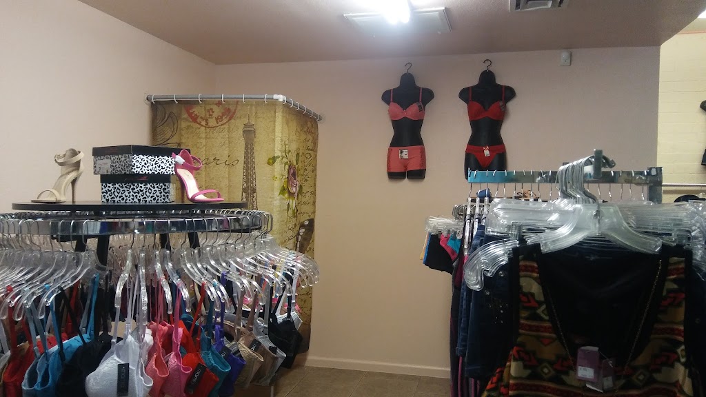 Ellies Boutique | 314 N Central Ave, Avondale, AZ 85323, USA | Phone: (602) 754-6995