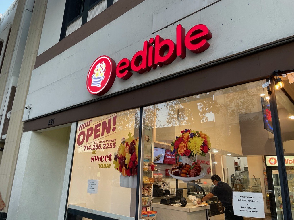 Edible Arrangements | 223 N Harbor Blvd, Fullerton, CA 92832, USA | Phone: (714) 256-2255