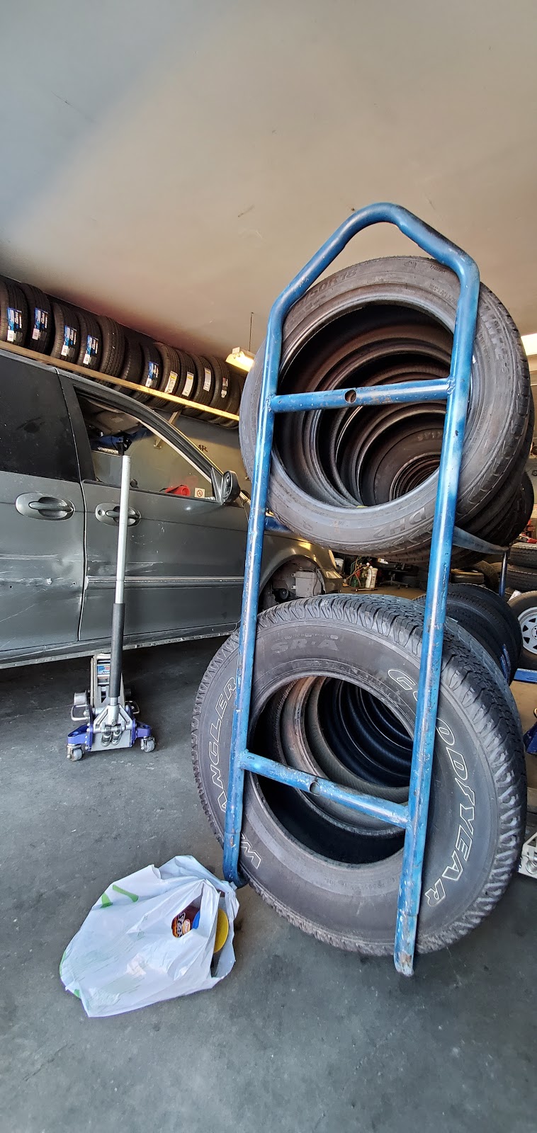 Menos Tire Shop | 578 Chestnut Ave, Beaumont, CA 92223, USA | Phone: (951) 488-5657