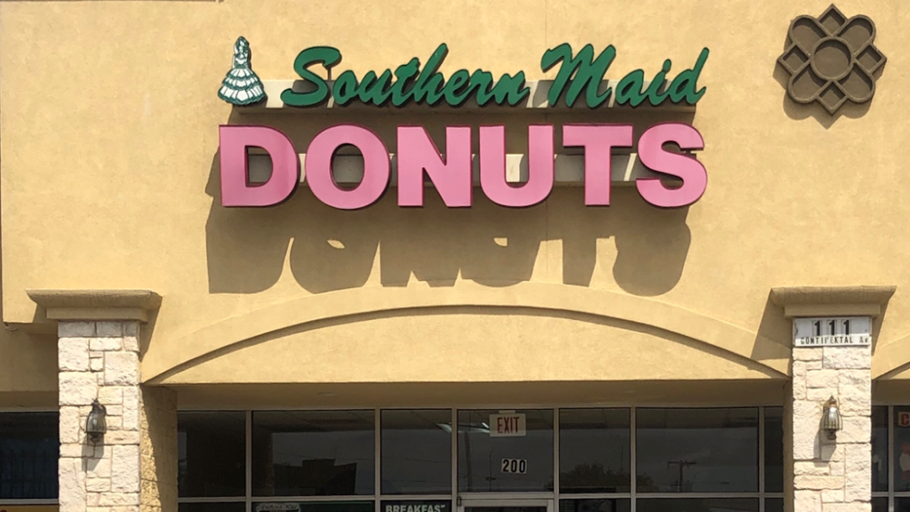 Southern Maid Donuts | 111 Continental Ave, Dallas, TX 75207, USA | Phone: (214) 760-2494