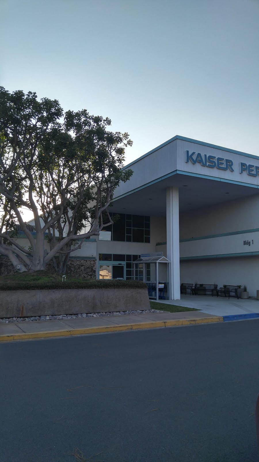 Kaiser Permanente Health Pavilion | 200 N Lewis St, Orange, CA 92868, USA | Phone: (833) 574-2273