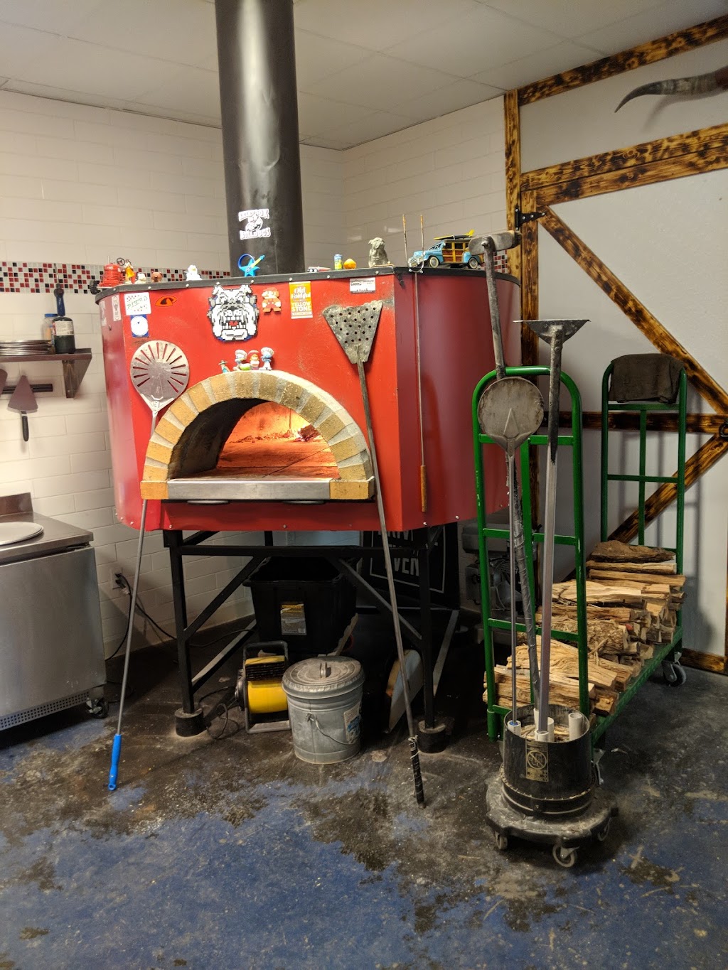 Bull Dog 100 Woodfired Pizza | 601 W Rogers Blvd, Skiatook, OK 74070, USA | Phone: (918) 396-9663