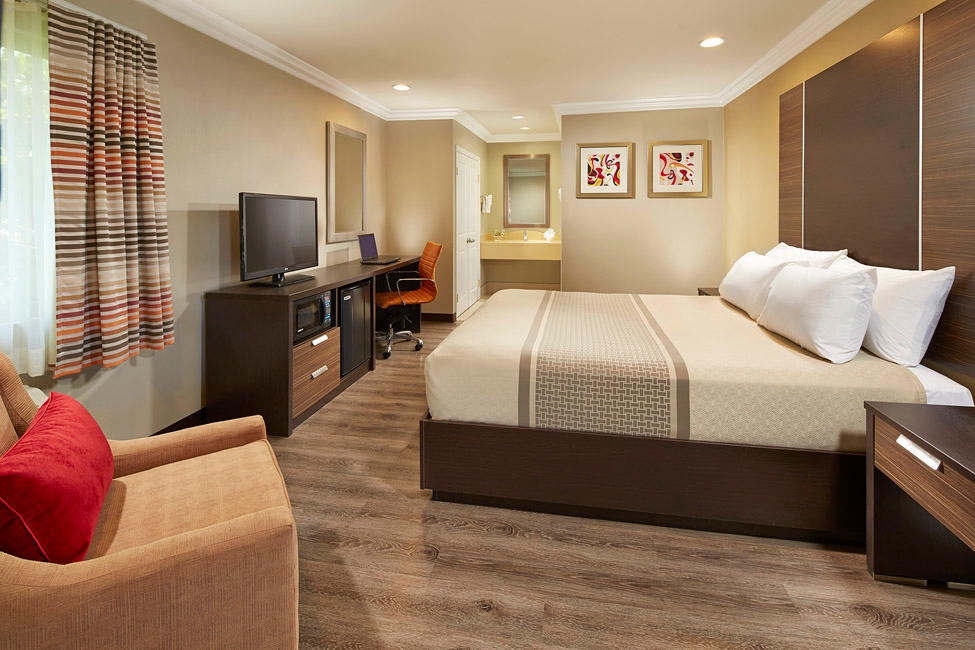 Eden Roc Inn & Suites | 1830 S West St, Anaheim, CA 92802, USA | Phone: (714) 663-8700