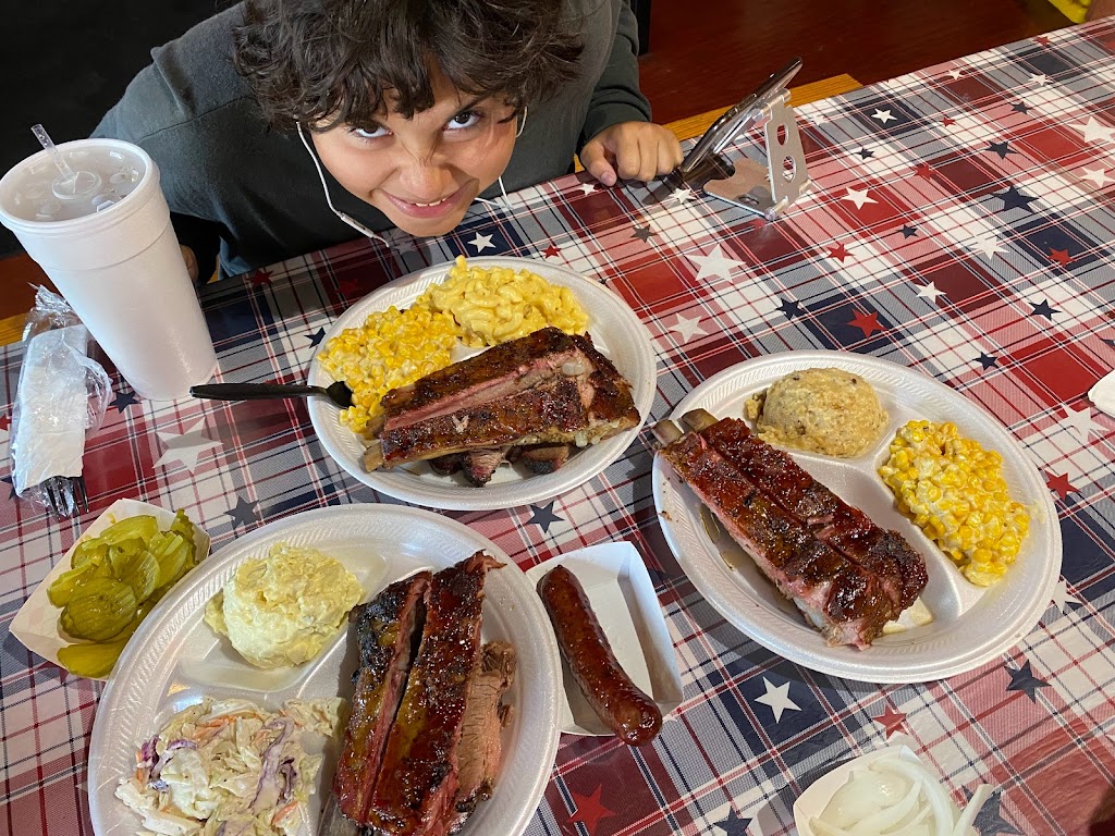 Rusty Bucket Jawsmacking BBQ | 600 Cupples Rd, San Antonio, TX 78237, USA | Phone: (210) 433-6663