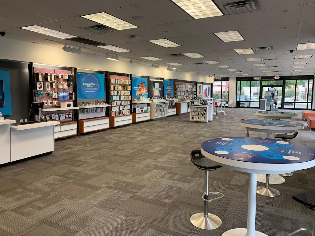 AT&T Store | 6661 Dixie Hwy, Louisville, KY 40258, USA | Phone: (502) 933-2181