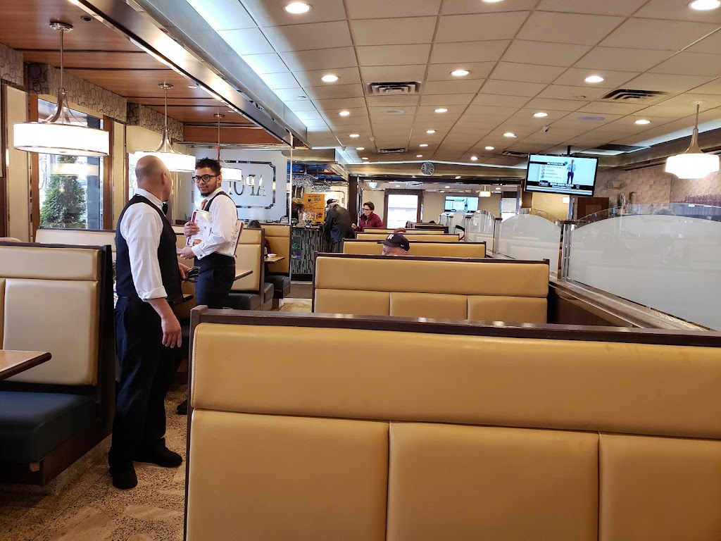 Apollo Restaurant Diner | 630 Merrick Ave, East Meadow, NY 11554, USA | Phone: (516) 292-1620