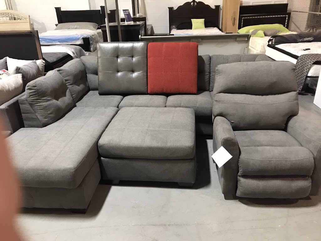 Mattress and Furniture Outlet | 1300 Schaefer Rd, Granite City, IL 62040, USA | Phone: (618) 772-0776