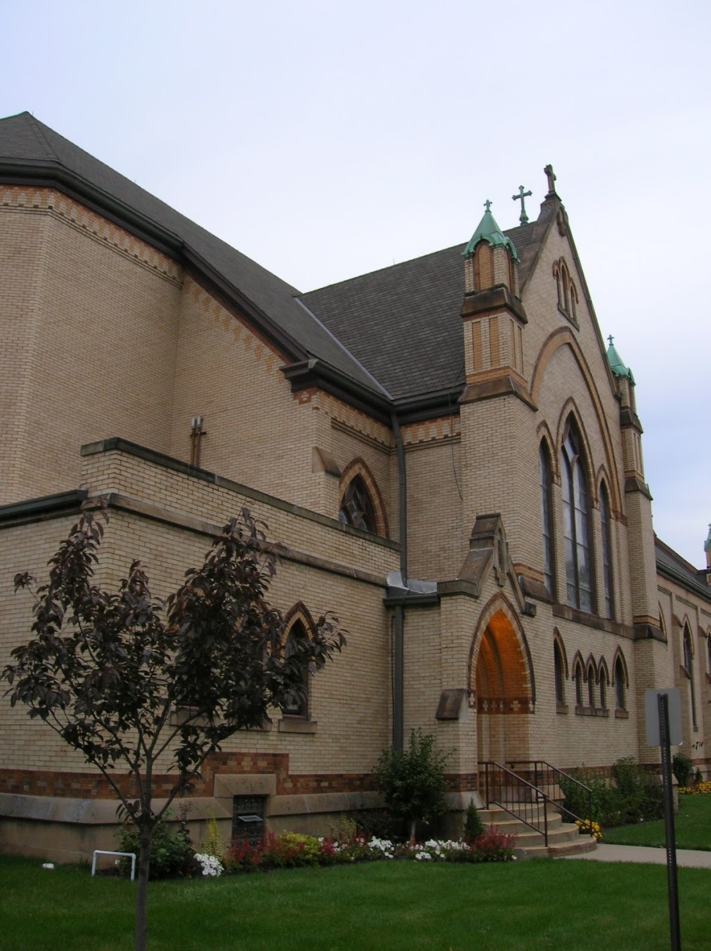 Nativity of the Blessed Virgin Mary Parish of Lorain | 418 W 15th St, Lorain, OH 44052, USA | Phone: (440) 244-9090