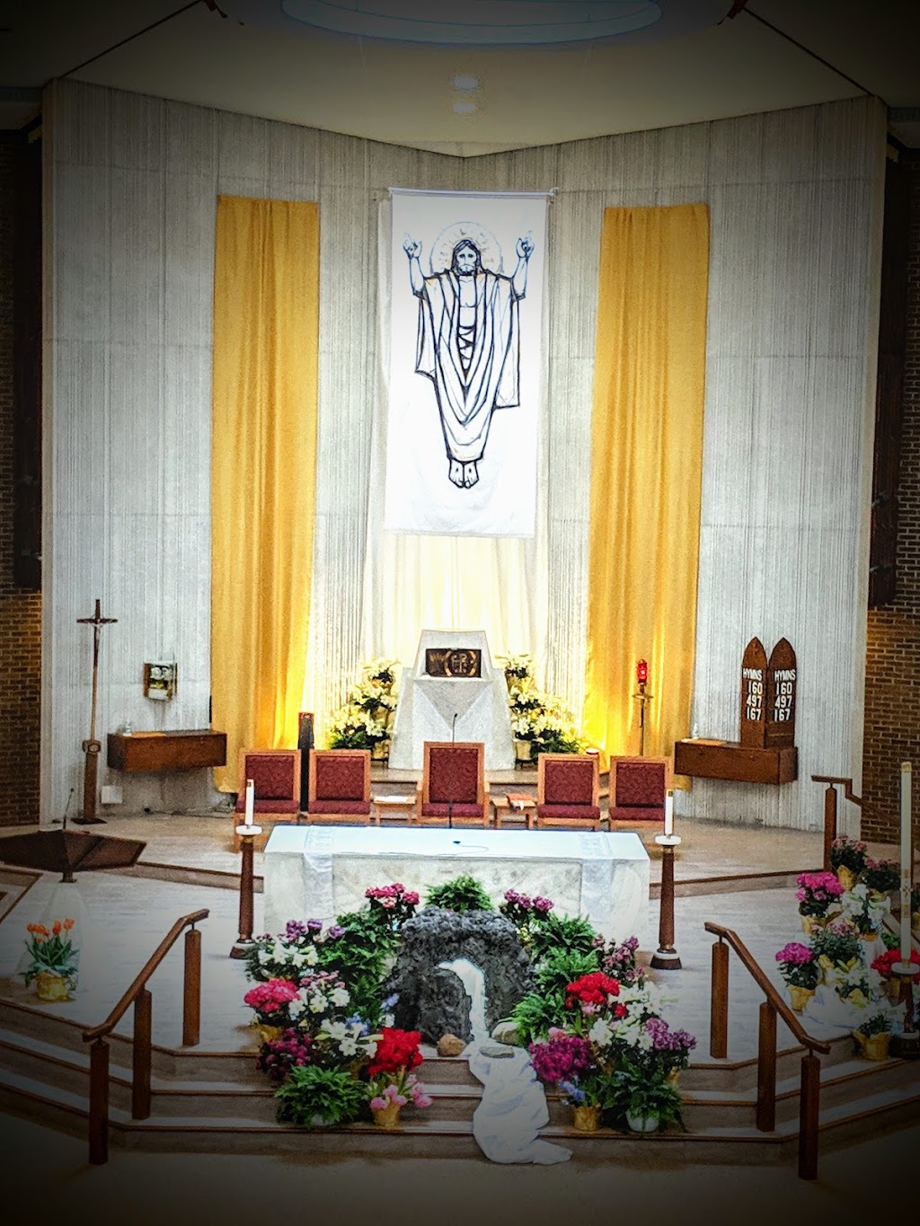 St Amelias RC Church | 210 St Amelia Dr, Tonawanda, NY 14150, USA | Phone: (716) 836-0011