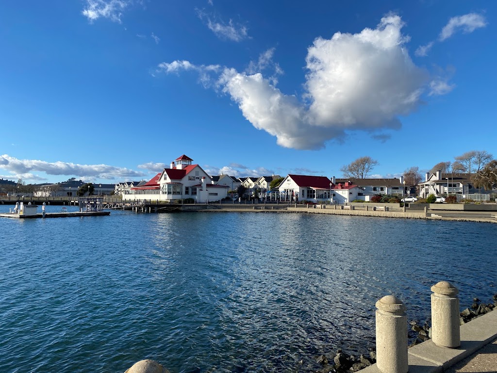 Laras Fine Dining | 1900 Esplanade Dr, Richmond, CA 94804, USA | Phone: (510) 234-1860