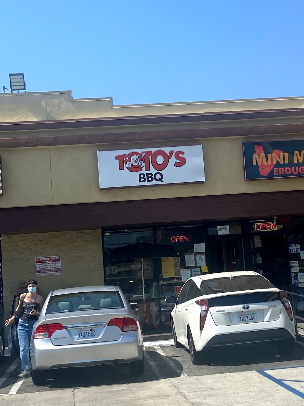 Totos Lechon Manok | 4110 Verdugo Rd, Los Angeles, CA 90065, USA | Phone: (323) 259-9926