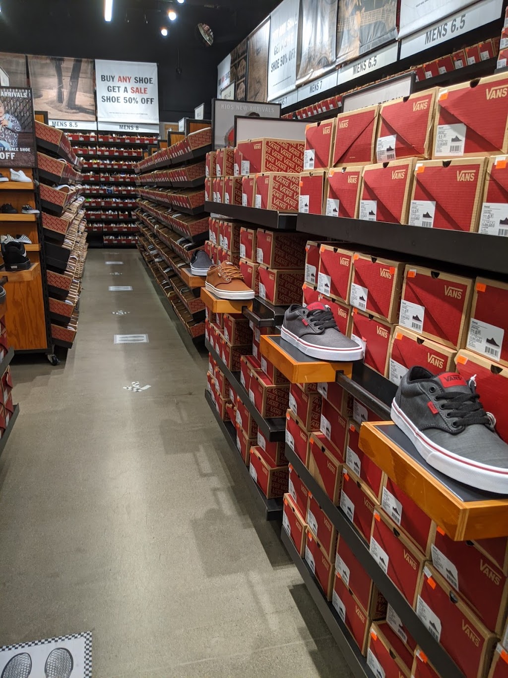 Vans Outlet | 4592 Baldwin Rd, Auburn Hills, MI 48326, USA | Phone: (248) 454-0930