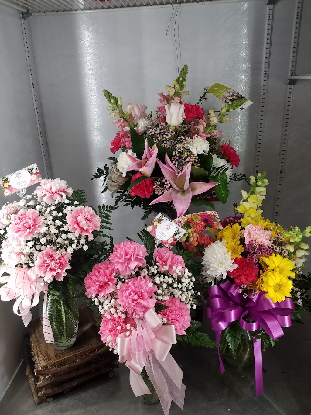 Little Flower Shop | 616 High St., Delano, CA 93215, USA | Phone: (661) 725-2541