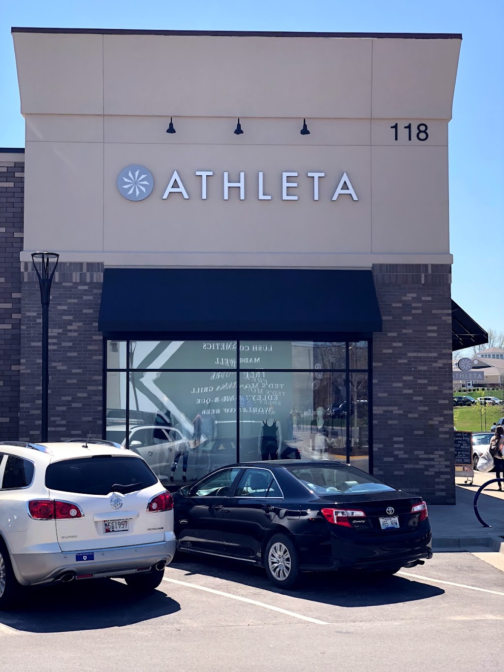 Athleta | 118 Marion Suite 150, Lexington, KY 40517, USA | Phone: (859) 523-5354