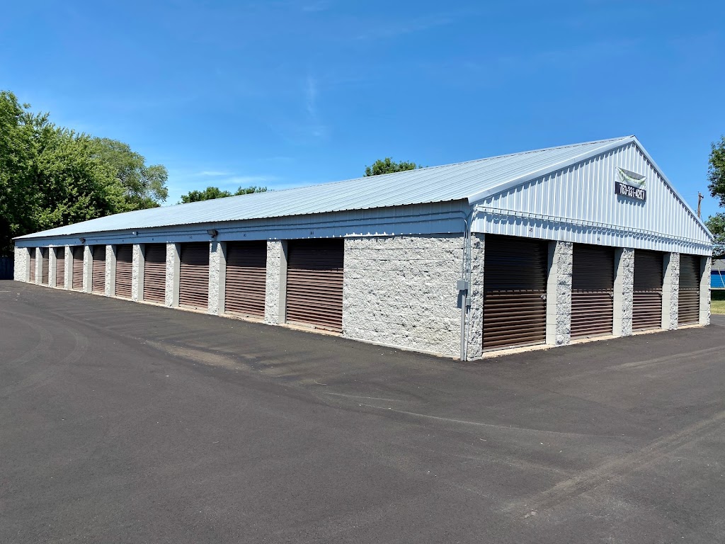 Isanti Self Storage | 515 1st Avenue Northwest Ste 100, Isanti, MN 55040, USA | Phone: (763) 331-4267