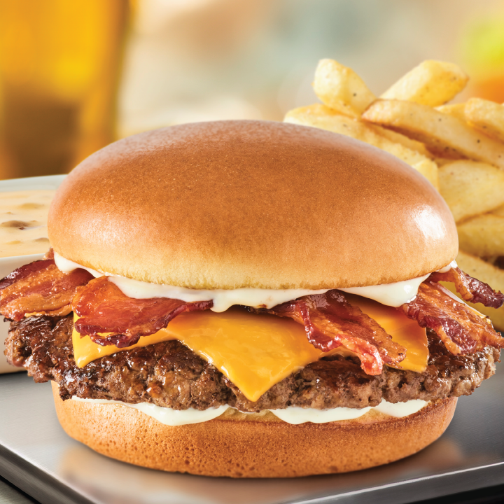 Red Robin Gourmet Burgers and Brews | 401 S Mt Juliet Rd, Mt. Juliet, TN 37122, USA | Phone: (615) 773-4283