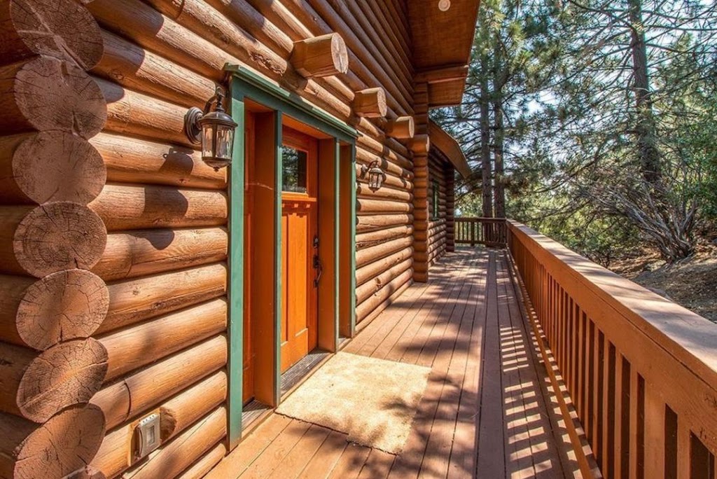 Big Sky Lodge Cabin Idyllwild Vacation Cabins | 53297 Big Rock Dr, Idyllwild-Pine Cove, CA 92549, USA | Phone: (951) 663-0527
