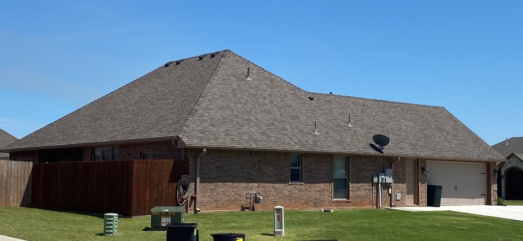 Lakeside Roofing and Construction | 47 W Armstrong Dr, Mustang, OK 73064, USA | Phone: (405) 823-8263
