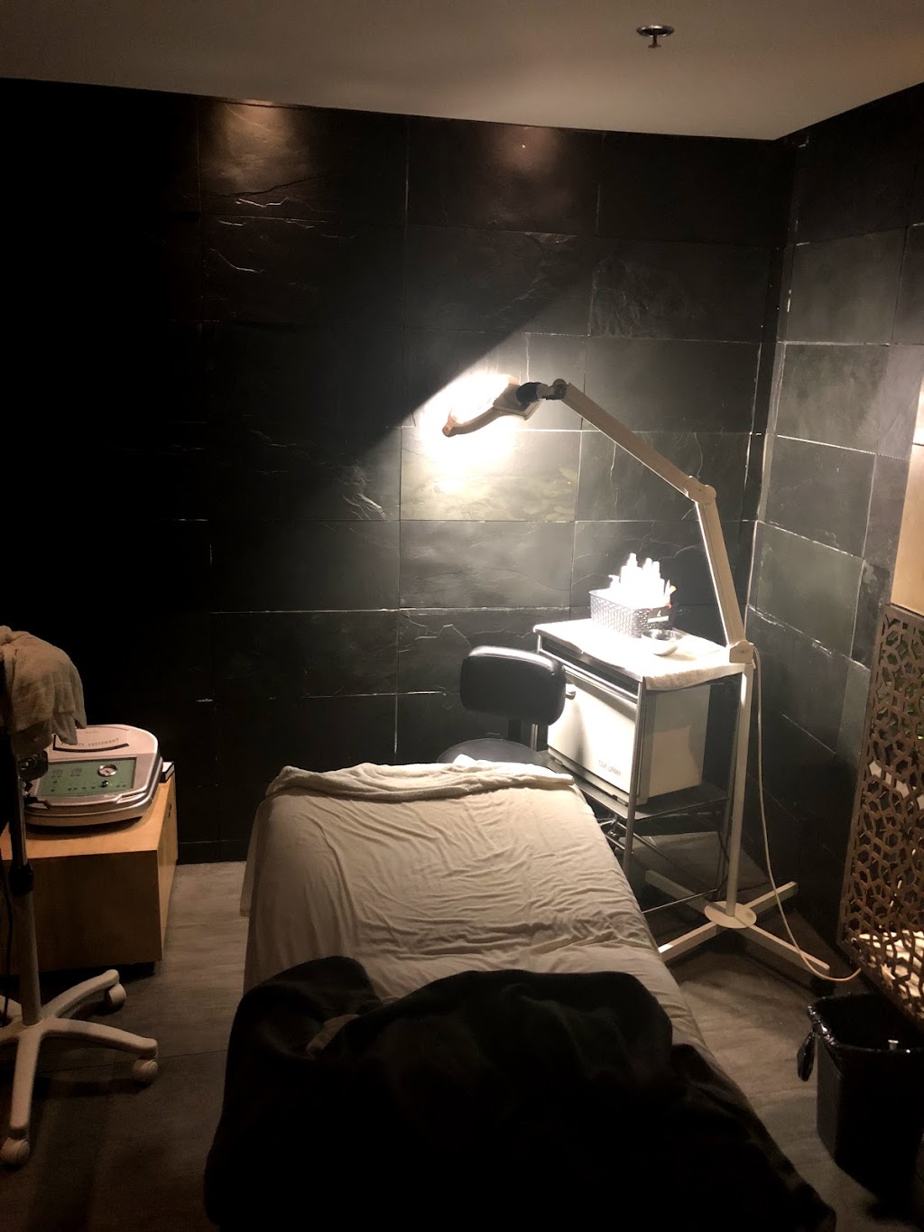 Hammam Spa by Céla King West | 602 King St W, Toronto, ON M5V 1M6, Canada | Phone: (416) 366-4772