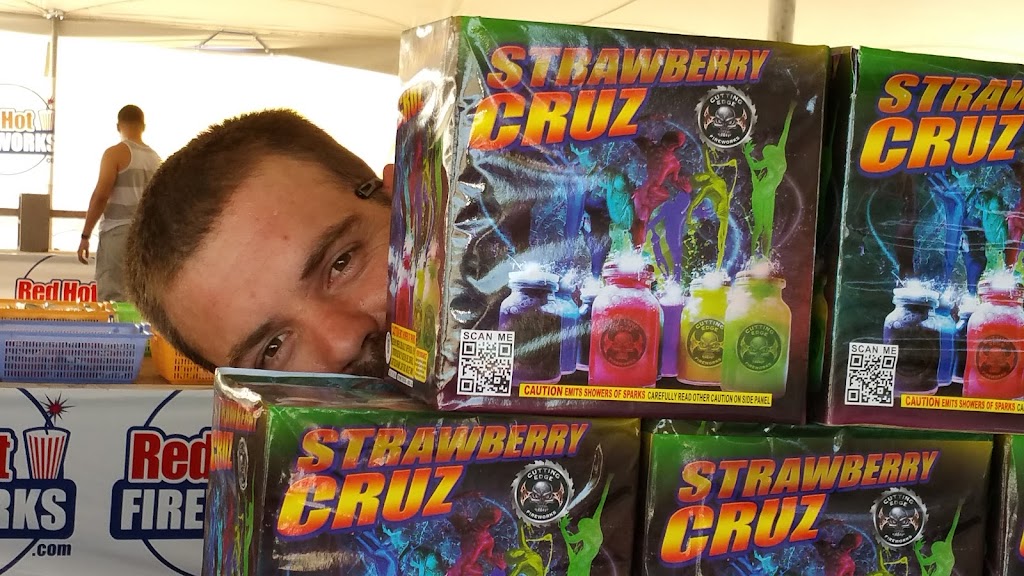 Red Hot Fireworks | Lake Pleasant Parkway and, Westwing Pkwy, Peoria, AZ 85383, USA | Phone: (920) 216-2608