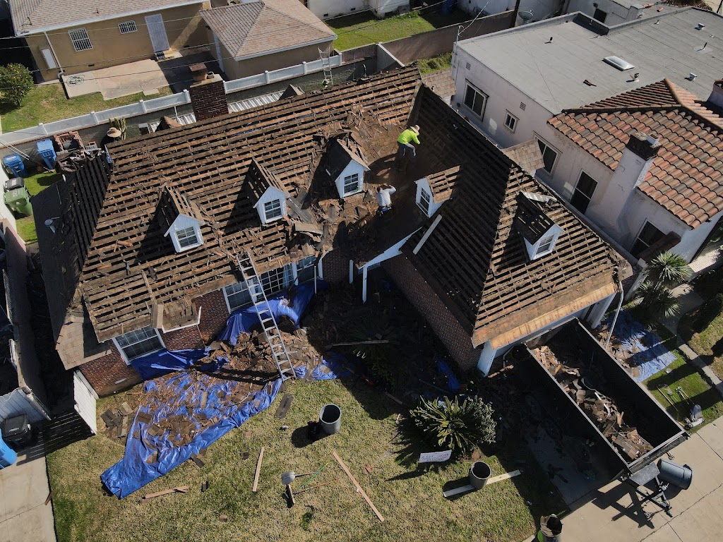 A Cut Above Builders & Renovation - Roofing Repair Los Angeles | 5510 Ethel Ave, Sherman Oaks, CA 91401, USA | Phone: (818) 671-0522