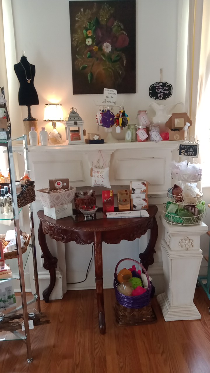 Lizzies Country Candles and Gifts, LLC | 11541 Ferdinand St, St Francisville, LA 70775, USA | Phone: (225) 245-4694