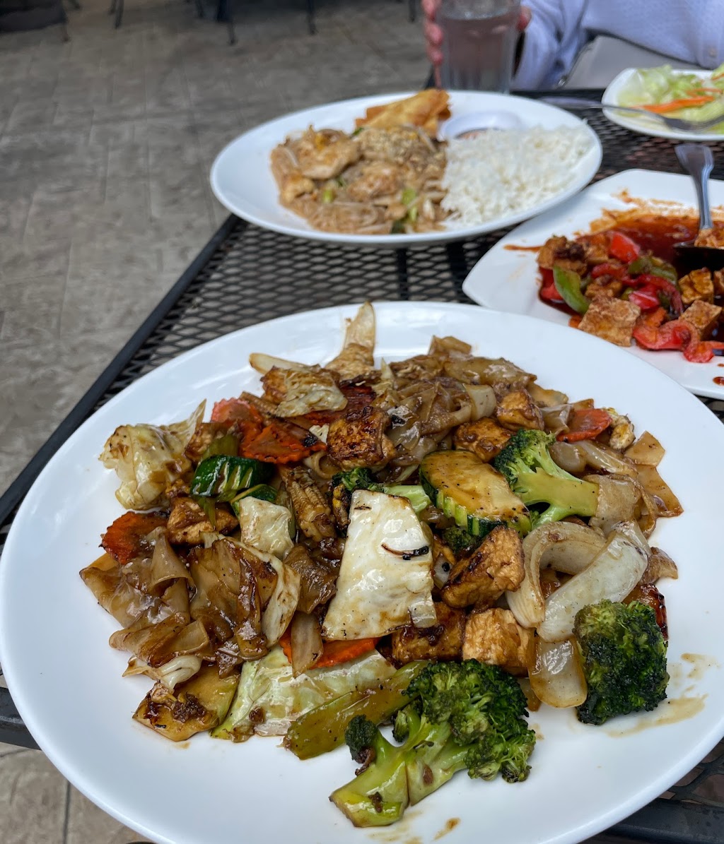 Cham Thai Cuisine at Carrboro | 370 E Main St STE 190, Carrboro, NC 27510, USA | Phone: (984) 999-4646