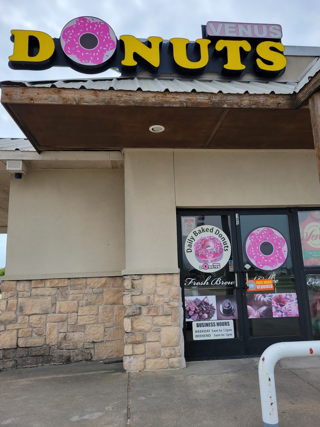 Sprinkle Donuts | 103 E, US-67, Venus, TX 76084, USA | Phone: (469) 878-1236