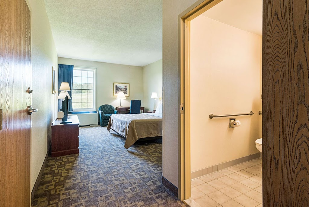 Quality Inn & Suites Schoharie near Howe Caverns | 160 Holiday Wy, Schoharie, NY 12157, USA | Phone: (518) 295-6088