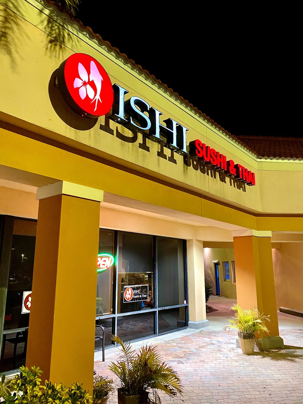 Oishi Sushi Bar | 12856 W Hillsborough Ave, Tampa, FL 33635, USA | Phone: (813) 749-6916