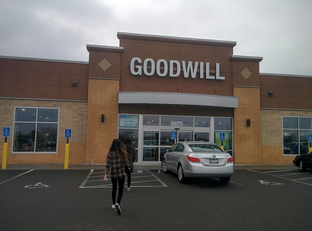 Goodwill - Savage | 5925 Egan Dr, Savage, MN 55378, USA | Phone: (952) 440-1900