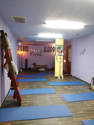 Yogis Yoga Center | 1200 Overlook Terrace, Fort Worth, TX 76112, USA | Phone: (972) 489-4588