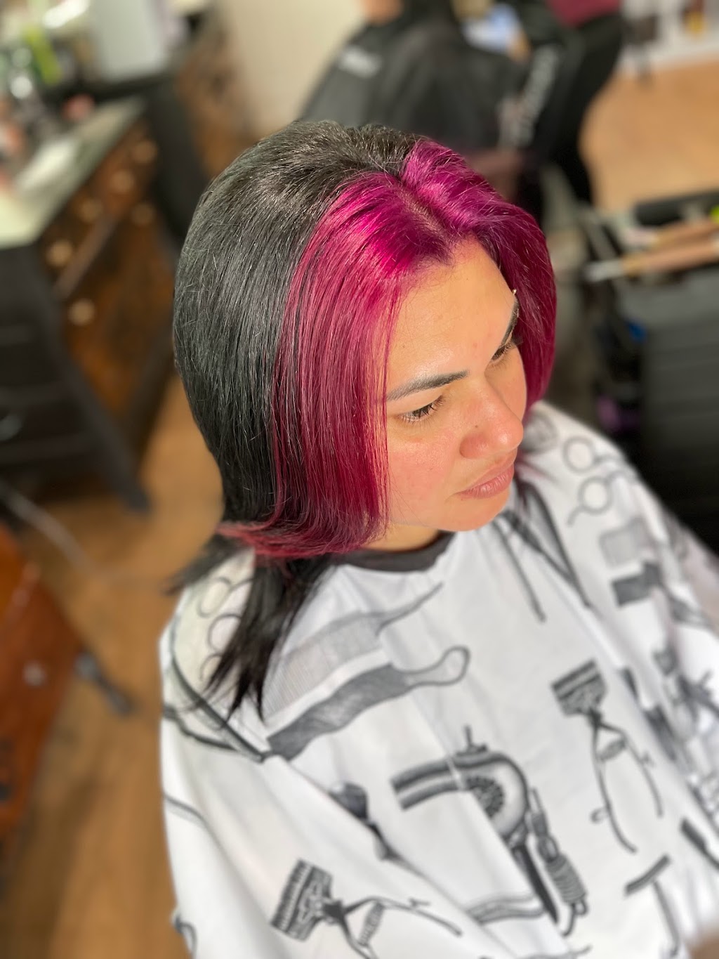 Simply Divine Salon | 806 E Palm Valley Blvd #B, Round Rock, TX 78664, USA | Phone: (512) 215-8402