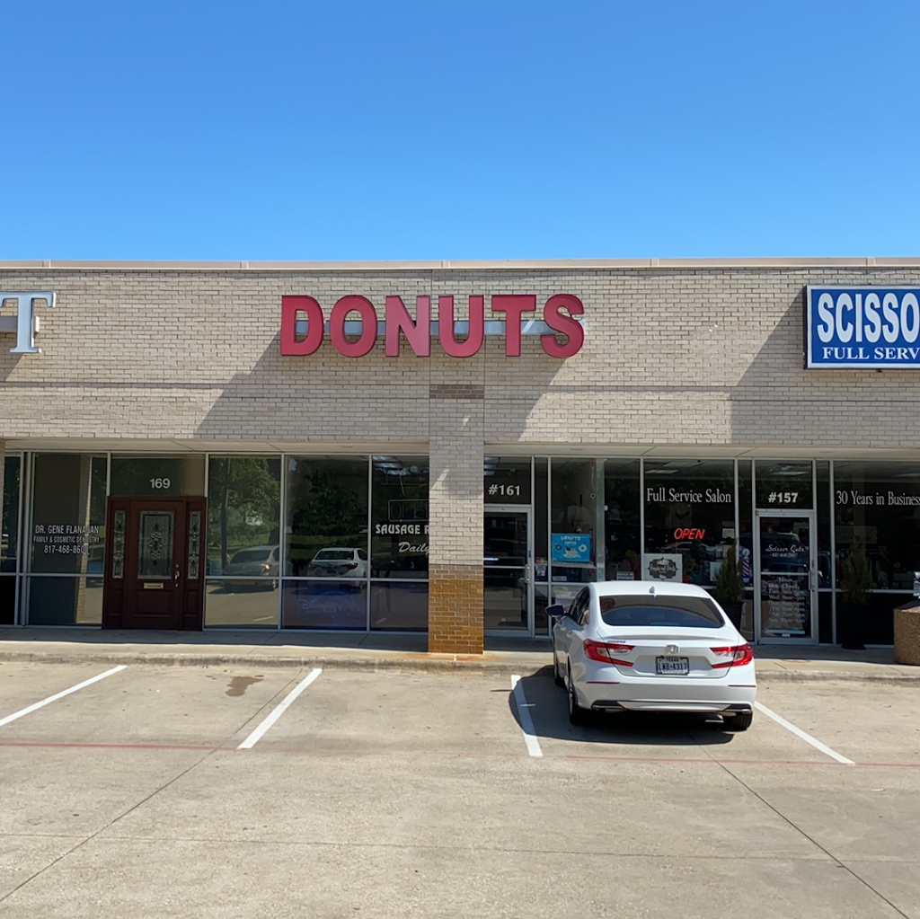 Donut Palace | 1827 SW Green Oaks Blvd ste161, Arlington, TX 76017, USA | Phone: (682) 276-6611