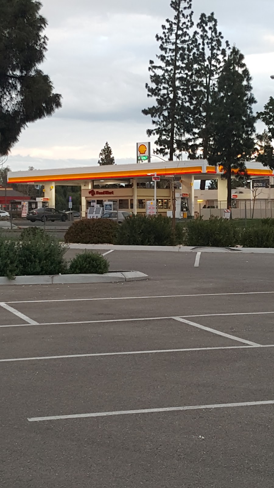 Shell | 10091 N Maple Ave, Fresno, CA 93730, USA | Phone: (559) 433-9370