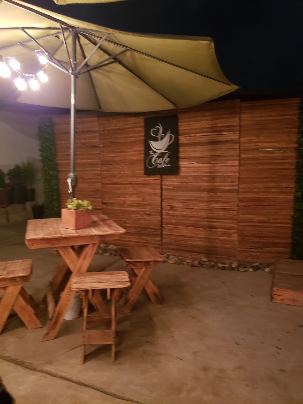 The café house | Amabilidad 12018, El Peñon, 22204 Tijuana, B.C., Mexico | Phone: 664 194 2310