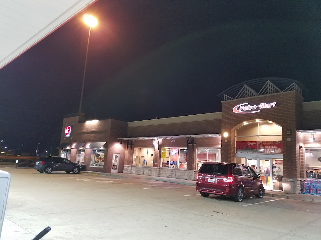 Petro Mart | 463 Hawk Ridge Trail, Lake St Louis, MO 63367, USA | Phone: (636) 561-4048