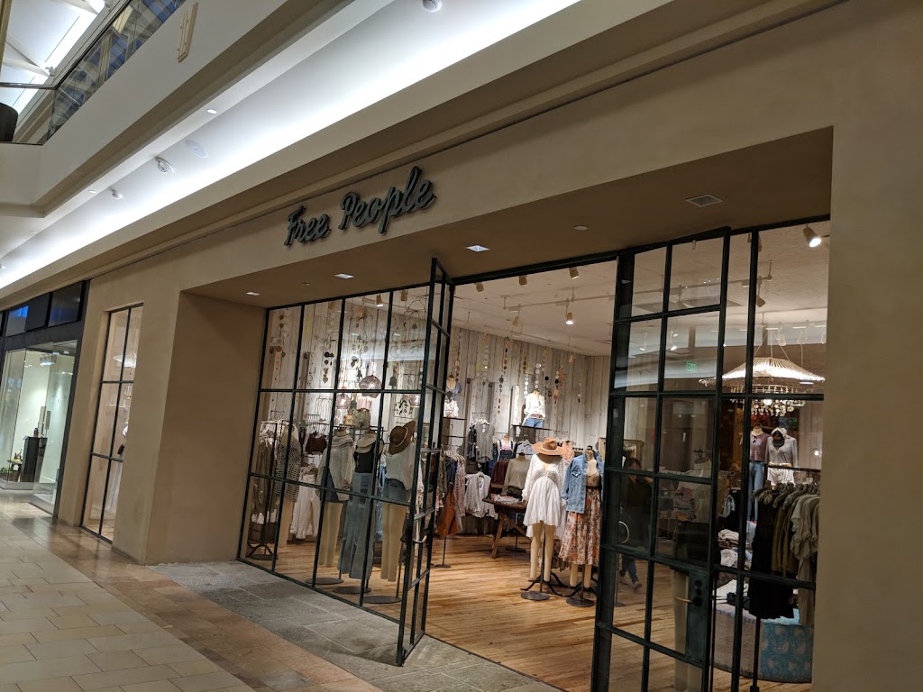 Free People | 75 Middlesex Turnpike, Burlington, MA 01803, USA | Phone: (781) 272-4217